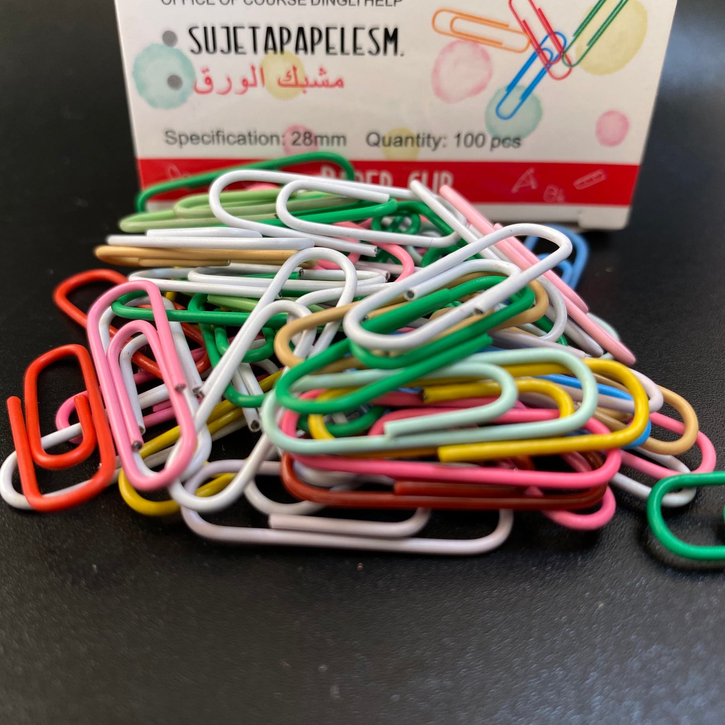 SUJETA PAPEL DE COLORES 28mm