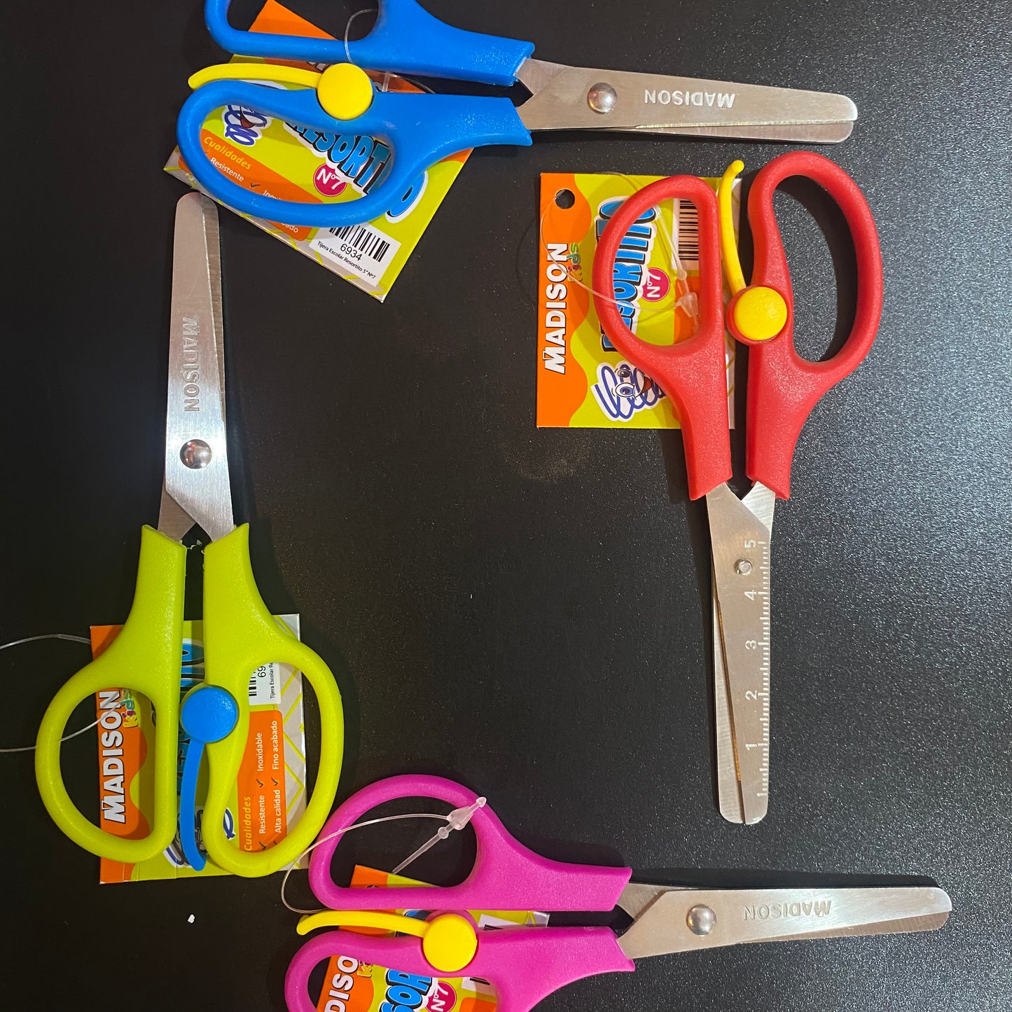 TIJERA ESCOLAR RESORTITO