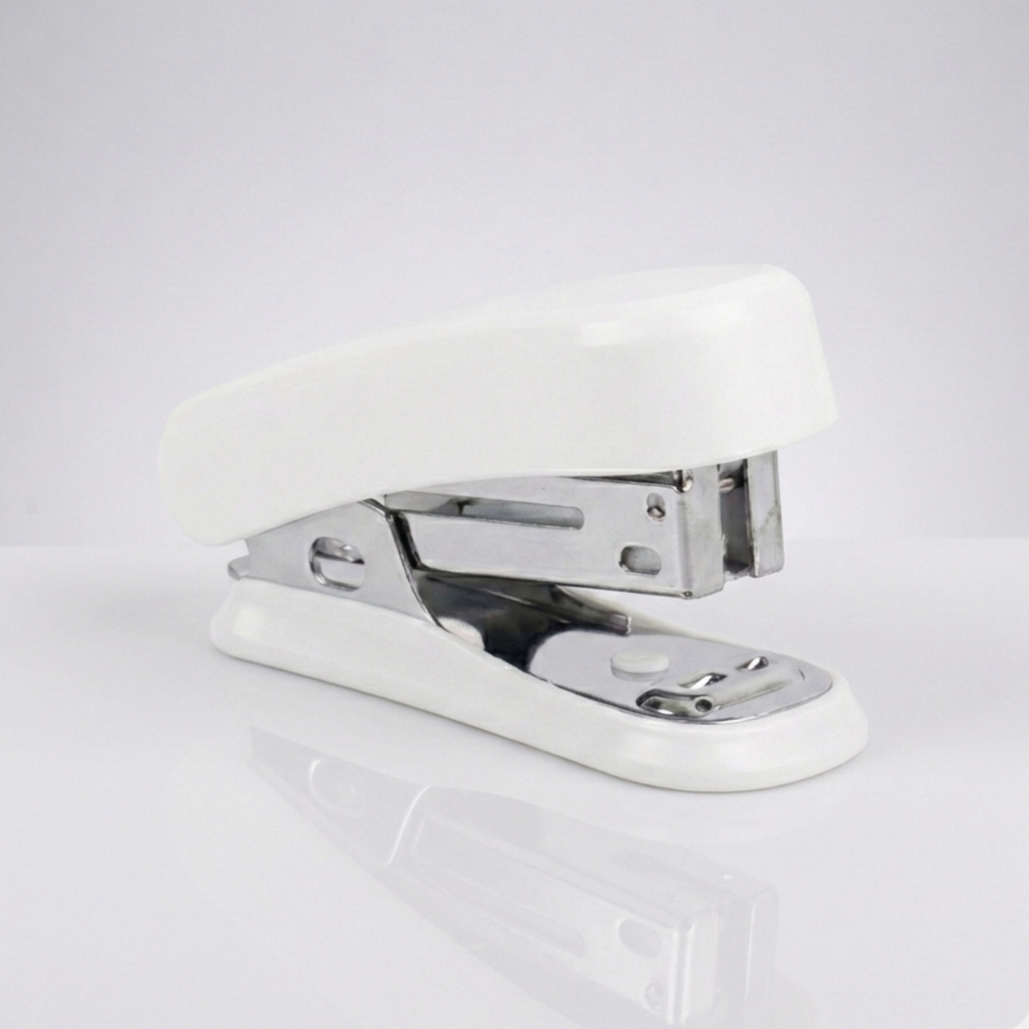 ENGRAMPADORA PEQUEÑA 15 HOJAS DL0134