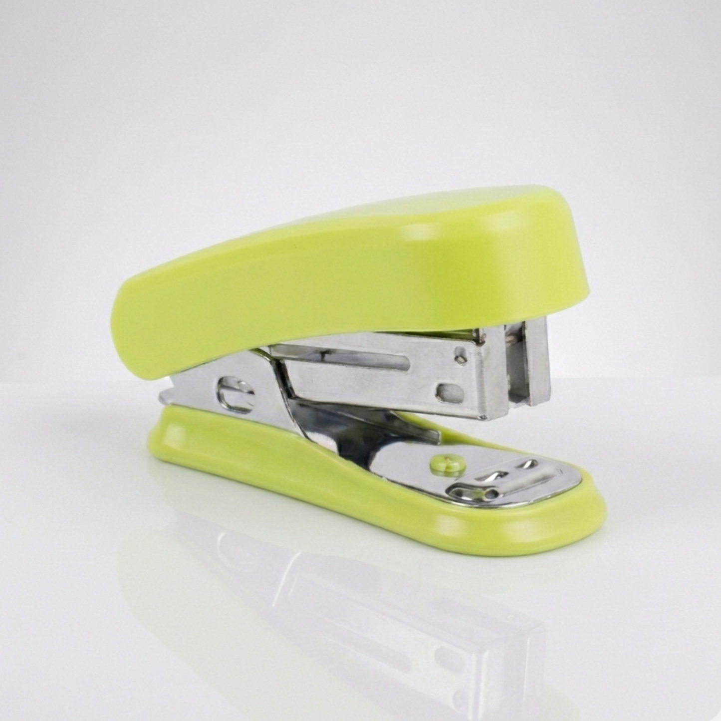 ENGRAMPADORA PEQUEÑA 15 HOJAS DL0134