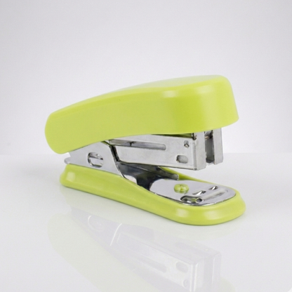 ENGRAMPADORA PEQUEÑA 15 HOJAS DL0134