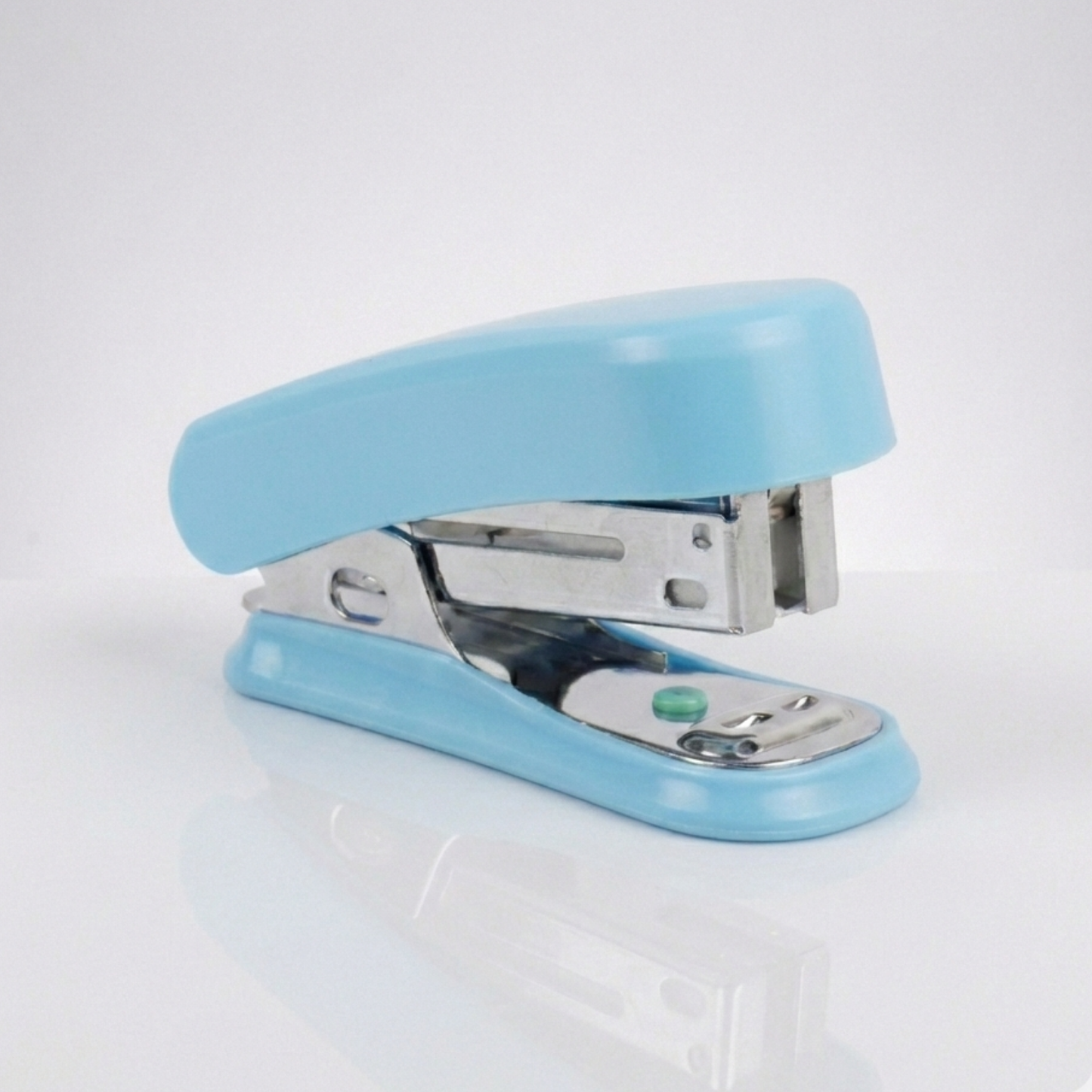 ENGRAMPADORA PEQUEÑA 15 HOJAS DL0134