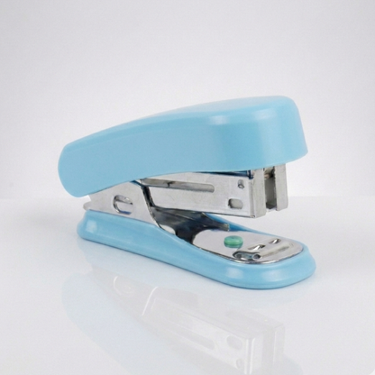 ENGRAMPADORA PEQUEÑA 15 HOJAS DL0134