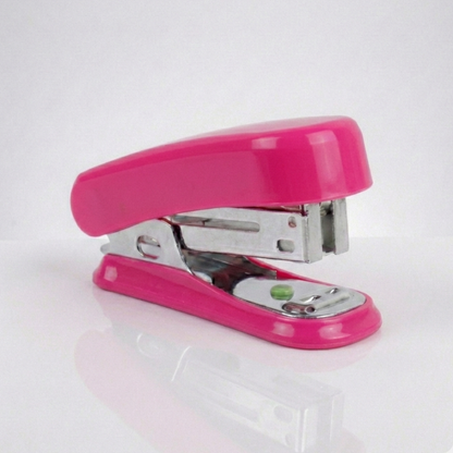 ENGRAMPADORA PEQUEÑA 15 HOJAS DL0134