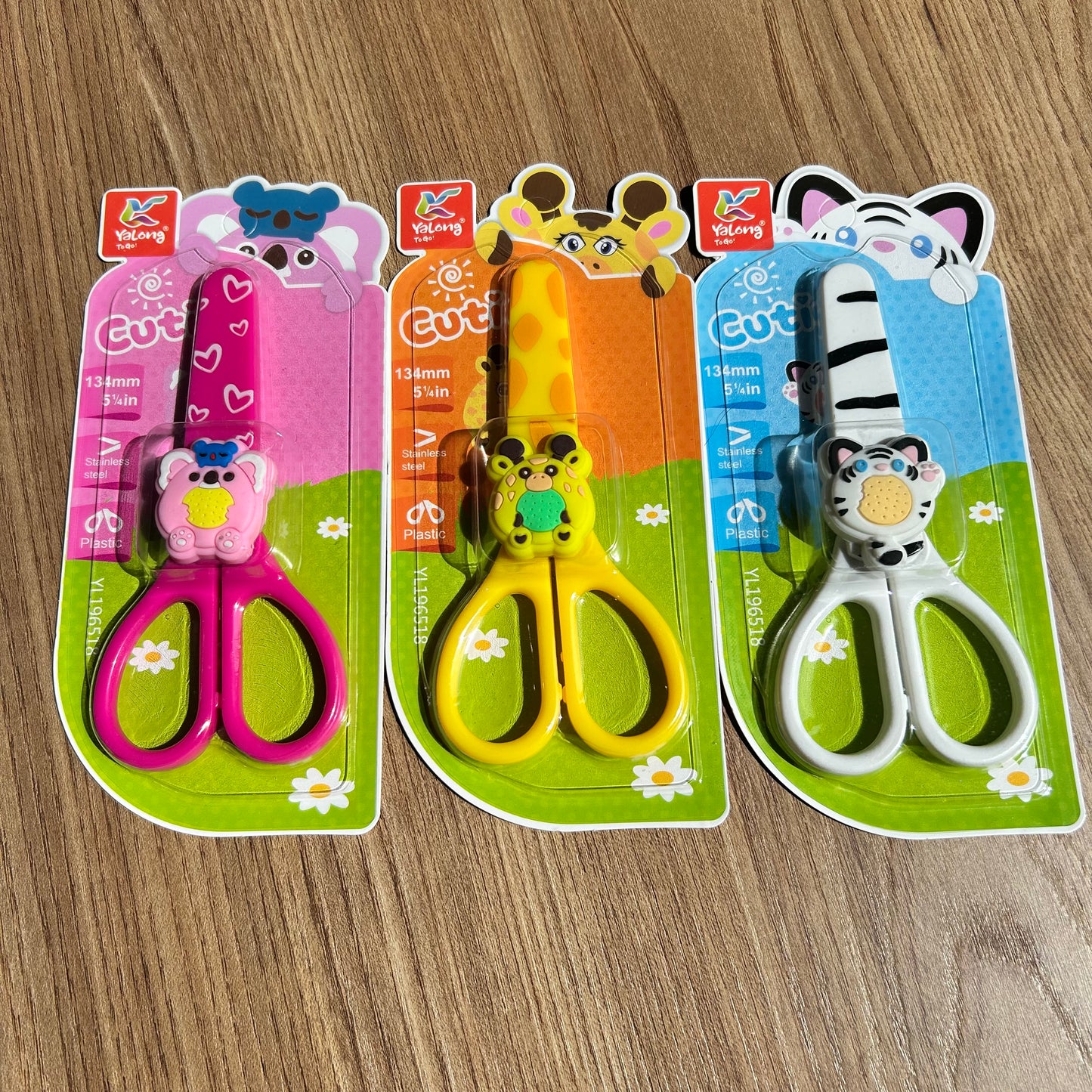 TIJERA ANTICORTE KINDER