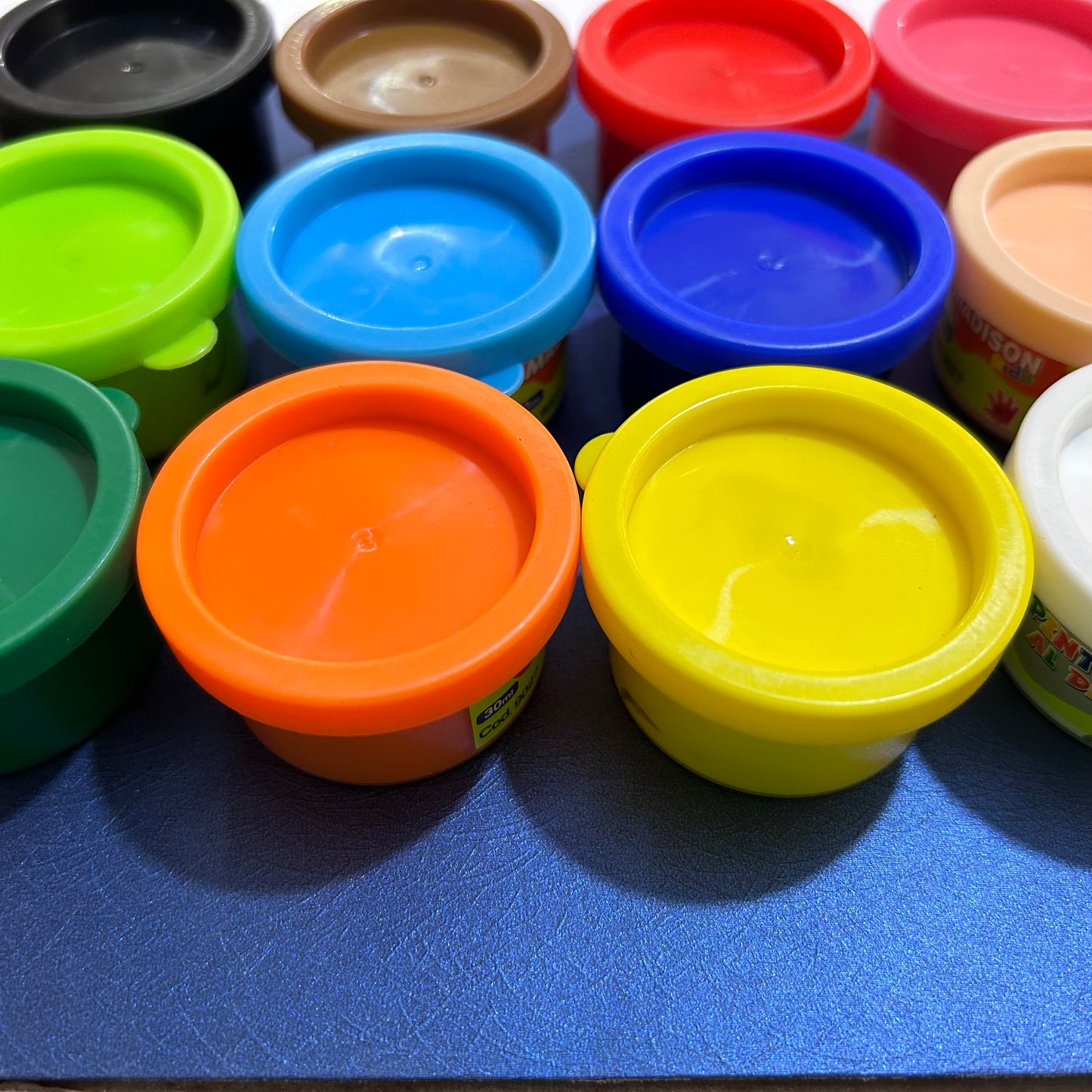 PINTURA PARA DEDO MADISON 30 ML 12 COLORES