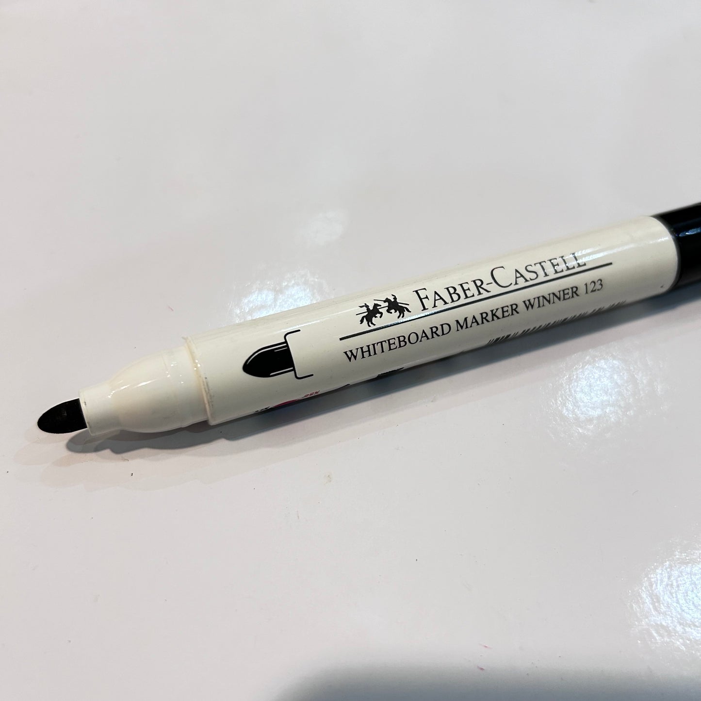 MARCADOR DE PIZARRA FABER CASTELL