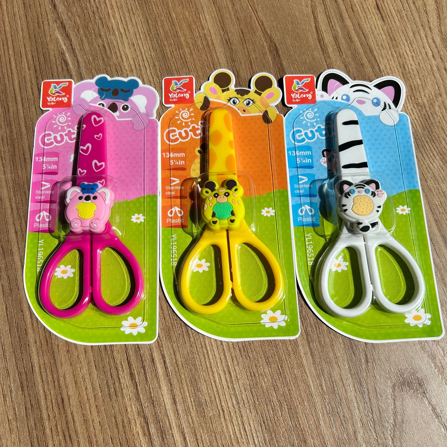 TIJERA ANTICORTE KINDER