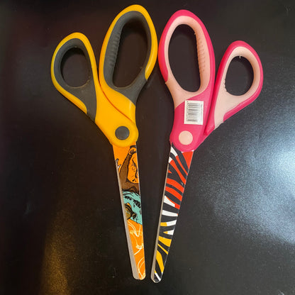 TIJERAS 17.5 CM CON DISEÑO Y EMPUÑADURA SUAVE