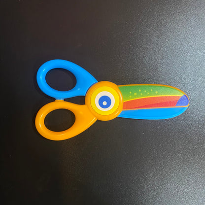 TIJERA DE PLASTICO DE 5" PARA NIÑOS