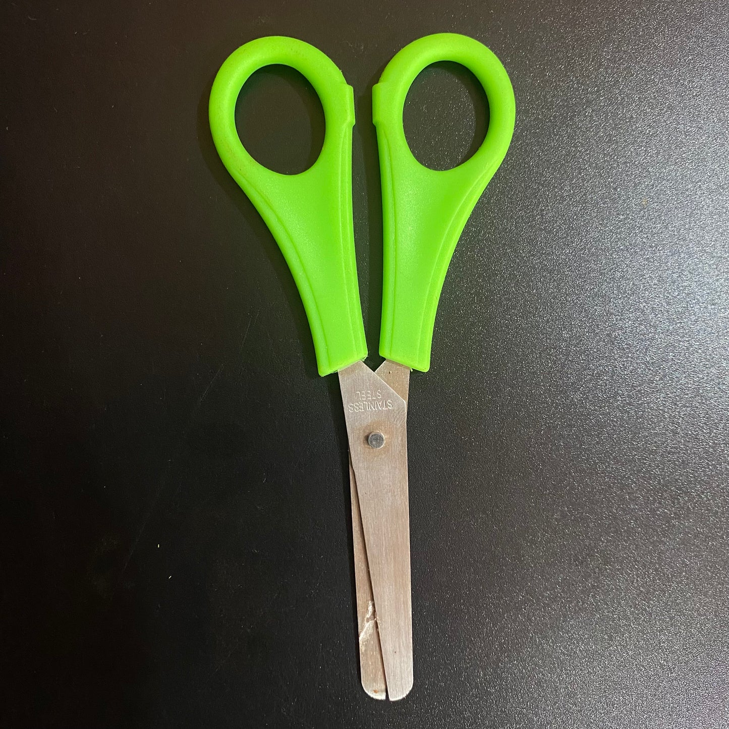 TIJERA ESCOLAR ZURDITOS